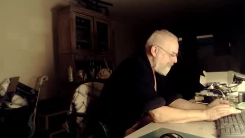 Snapshot of femdom_sub chatting on 24, 11, 2025 femdom_sub online show from 24, 11, 2025