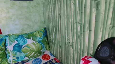 feminine_tsx online show from 26, 1, 2025