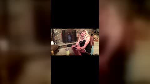 Snapshot of femmenicole chatting on 1, 12, 2025 Nicole online show from 1, 12, 2025