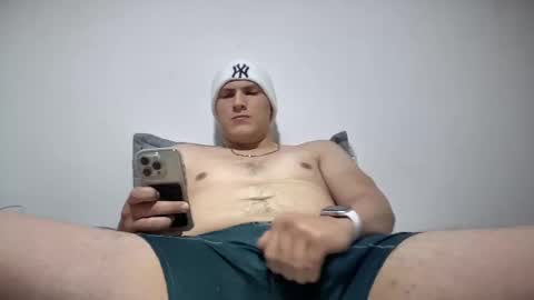 Snapshot of ferboy21 chatting on 24, 10, 2025 ferboy21 online show from 24, 10, 2025