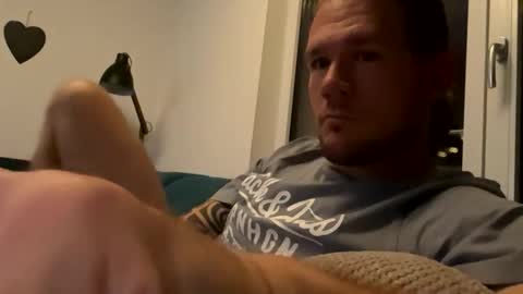 ferdl1988_1 online show from 14, 9, 2025