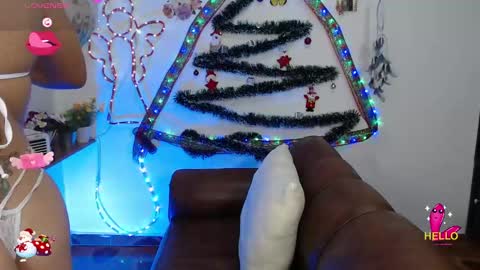 FernandaEloisa online show from 5, 1, 2025