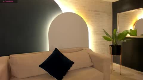 Snapshot of fernandax1_ chatting on 14, 11, 2025 FER online show from 14, 11, 2025