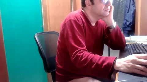 Snapshot of fernandoreutergrant chatting on 15, 10, 2025 fernandoreutergrant online show from 15, 10, 2025