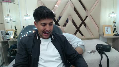 FER PHOENIX online show from 28, 1, 2025