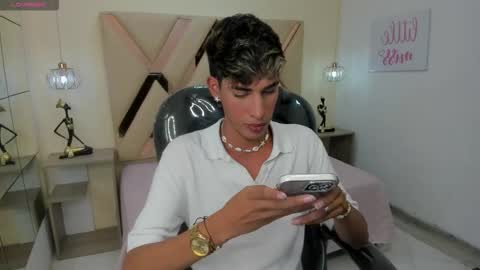 FER PHOENIX online show from 5, 10, 2025