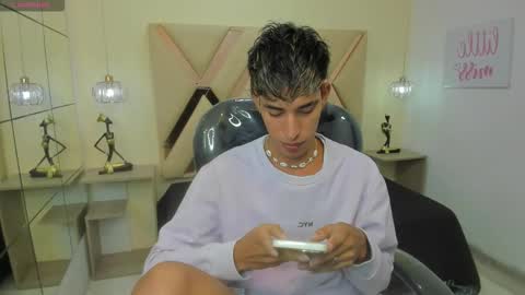 FER PHOENIX online show from 8, 10, 2025