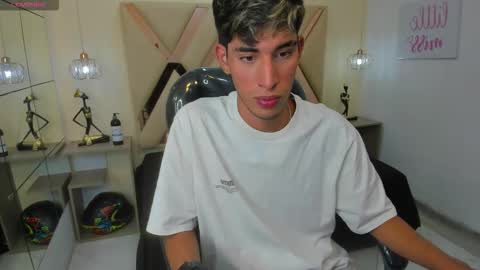 FER PHOENIX online show from 10, 10, 2025