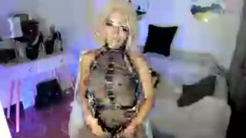Snapshot of ferrocious_olive69 chatting on 16, 6, 2026 ferrocious_olive69 online show from 16, 6, 2026