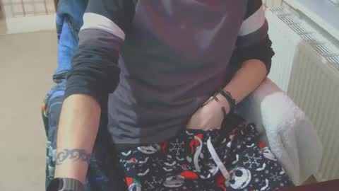 Snapshot of ffys2025 chatting on 2, 1, 2025 ffys2025 online show from 2, 1, 2025