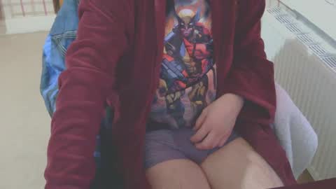 Snapshot of ffys2025 chatting on 4, 1, 2025 ffys2025 online show from 4, 1, 2025