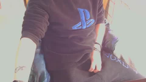 Snapshot of ffys2025 chatting on 12, 1, 2025 ffys2025 online show from 12, 1, 2025