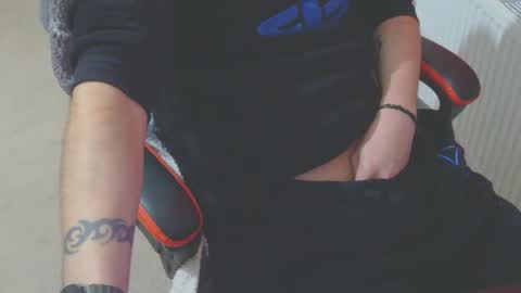 Snapshot of ffys2025 chatting on 25, 9, 2025 ffys2025 online show from 25, 9, 2025