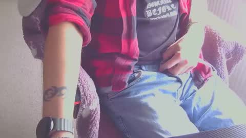 Snapshot of ffys2025 chatting on 5, 10, 2025 ffys2025 online show from 5, 10, 2025