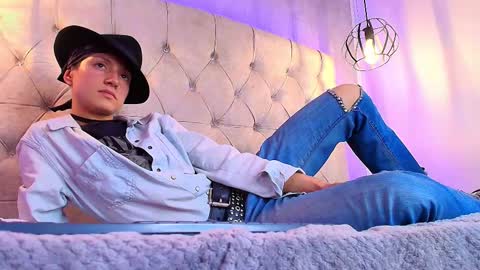   online show from 6, 11, 2025