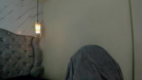   online show from 15, 4, 2026