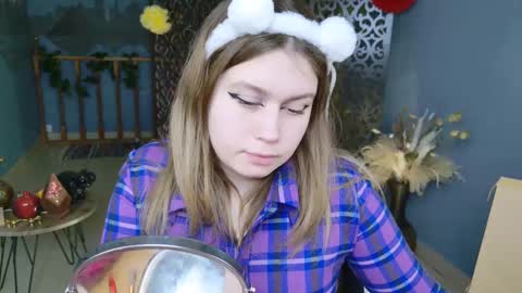 fiora online show from 9, 3, 2025