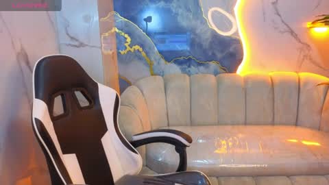 Snapshot of fioret_tx chatting on 14, 4, 2026 Online 800 to 1400 online show from 14, 4, 2026