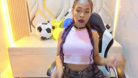 Snapshot of fioret_tx chatting on 16, 7, 2026 Online 800 to 1400 online show from 16, 7, 2026