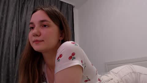 fireflies_fly_ online show from 4, 11, 2025