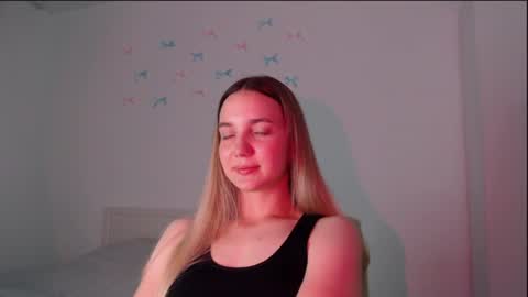 Snapshot of fireflies_fly_ chatting on 7, 7, 2026 fireflies_fly_ online show from 7, 7, 2026