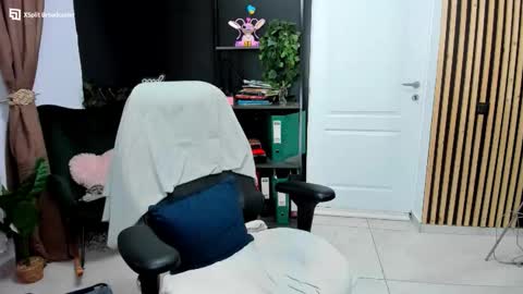 Snapshot of fireflowers_ chatting on 8, 1, 2026 Kallisy online show from 8, 1, 2026