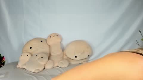 Megan NEW twitter fit amer girl online show from 2, 10, 2025