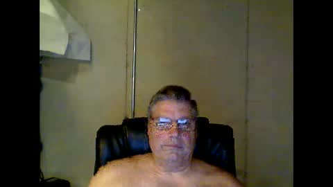 Snapshot of fletch32 chatting on 18, 9, 2025 jd online show from 18, 9, 2025