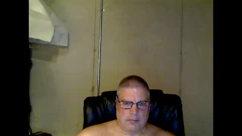 Snapshot of fletch32 chatting on 28, 9, 2025 jd online show from 28, 9, 2025