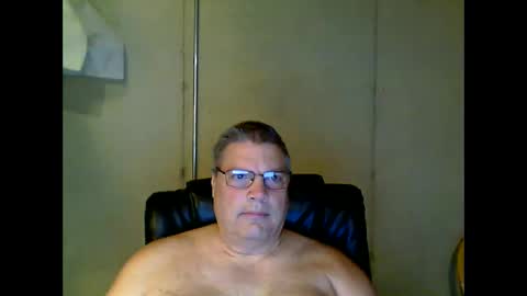 Snapshot of fletch32 chatting on 3, 11, 2025 jd online show from 3, 11, 2025