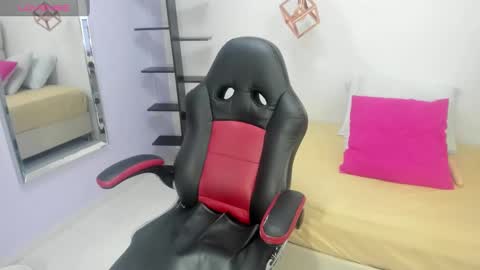   FLEUR   online show from 15, 2, 2025