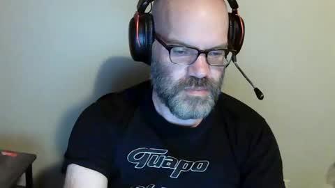 Snapshot of flez85 chatting on 26, 10, 2025 Derek online show from 26, 10, 2025