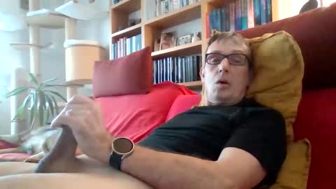 Snapshot of flinx71 chatting on 31, 10, 2025 Ralf online show from 31, 10, 2025