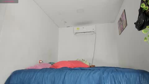 Snapshot of flor_herrera1 chatting on 11, 11, 2025 online show from 11, 11, 2025