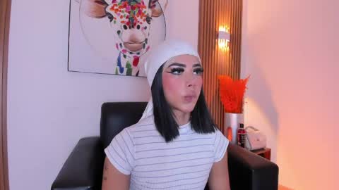 Snapshot of flor_pink chatting on 29, 4, 2026 Flor online show from 29, 4, 2026