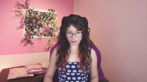 flora_blue online show from 19, 9, 2025