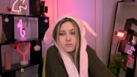 flora_nyx online show from 11, 1, 2026