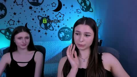 Snapshot of flora_ri chatting on 20, 5, 2026 just ask me online show from 20, 5, 2026
