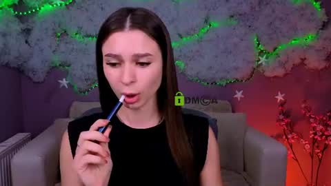 Snapshot of flora_ri chatting on 17, 6, 2026 just ask me online show from 17, 6, 2026