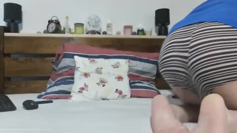 Snapshot of florekmilan chatting on 5, 1, 2026 florekmilan online show from 5, 1, 2026