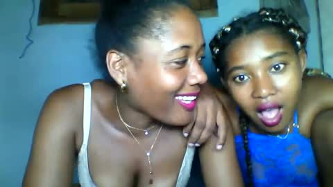 Snapshot of florencia011 chatting on 25, 1, 2025 florencia011 online show from 25, 1, 2025