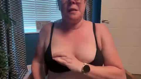 flossyishot online show from 27, 5, 2026