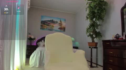Snapshot of flower_nicole chatting on 10, 9, 2025 Nicole online show from 10, 9, 2025