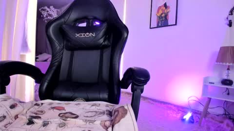 Its a pleasure to meet you. Im Flower. Help me reach 1k. Follow me. online show from 19, 4, 2026