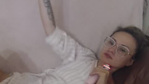 Snapshot of flowercandydoll chatting on 20, 7, 2026 say meow and send tip online show from 20, 7, 2026