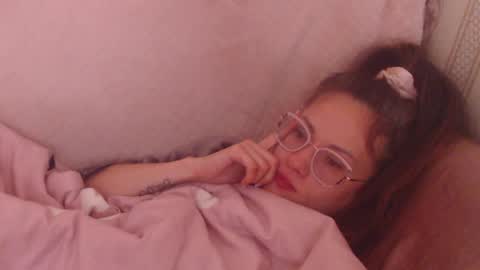 Snapshot of flowercandydoll13 chatting on 30, 4, 2026 say meow and send tip online show from 30, 4, 2026