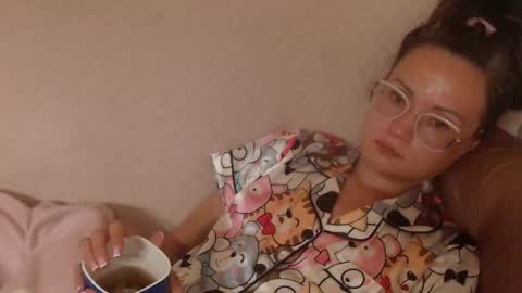 Snapshot of flowercandydoll13 chatting on 10, 5, 2026 say meow and send tip online show from 10, 5, 2026