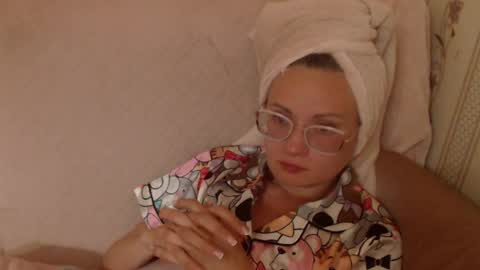 Snapshot of flowercandydoll13 chatting on 11, 5, 2026 say meow and send tip online show from 11, 5, 2026
