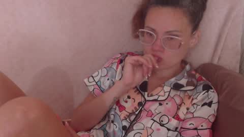 Snapshot of flowercandydoll13 chatting on 24, 5, 2026 say meow and send tip online show from 24, 5, 2026