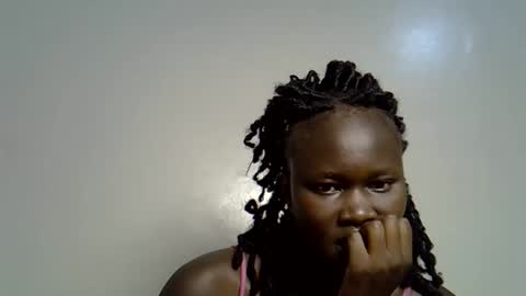 Snapshot of flowerdiva002 chatting on 19, 11, 2025 flowerdiva002 online show from 19, 11, 2025